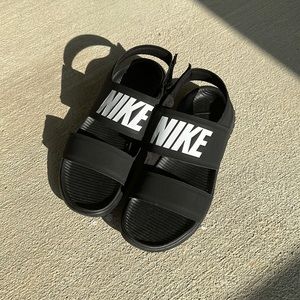 Black Nike Sandals